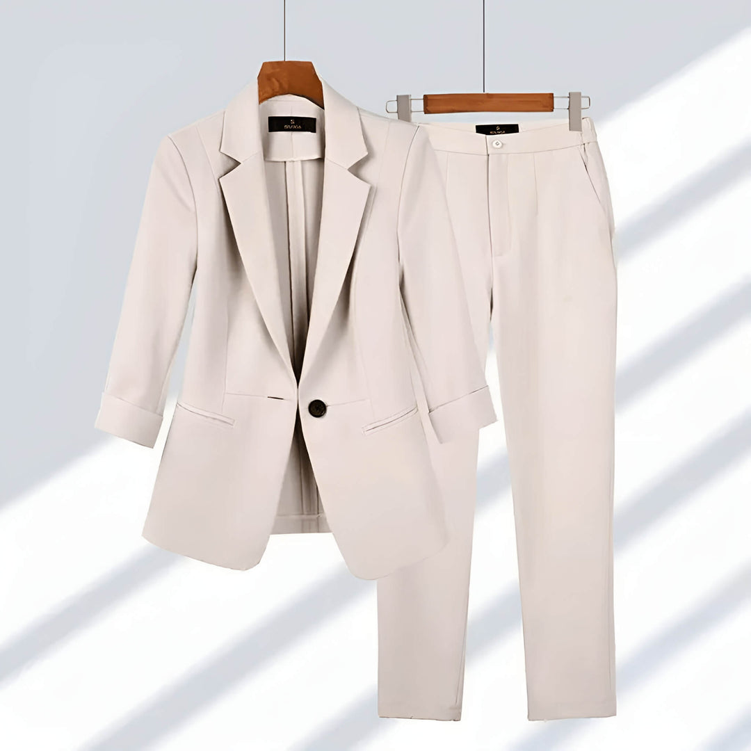 Ava – Tailored Suit